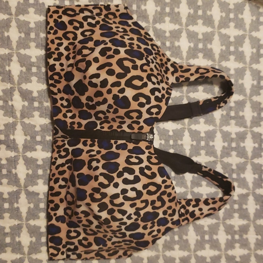 VS Incredible knockout Sports Bra 36D